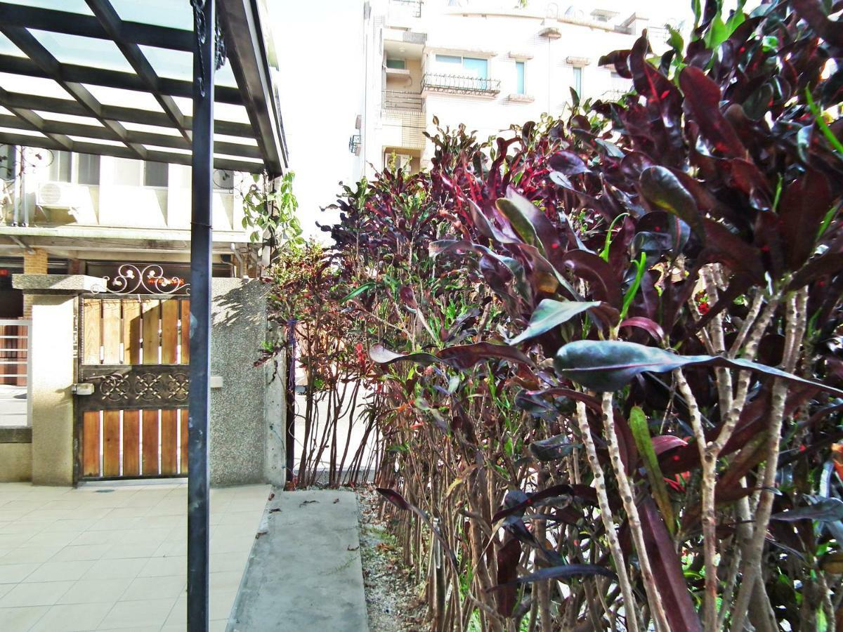 花蓮站全民宿-無人民宿自助入住-包棟可烤肉可麻將 Città di Hualien Esterno foto