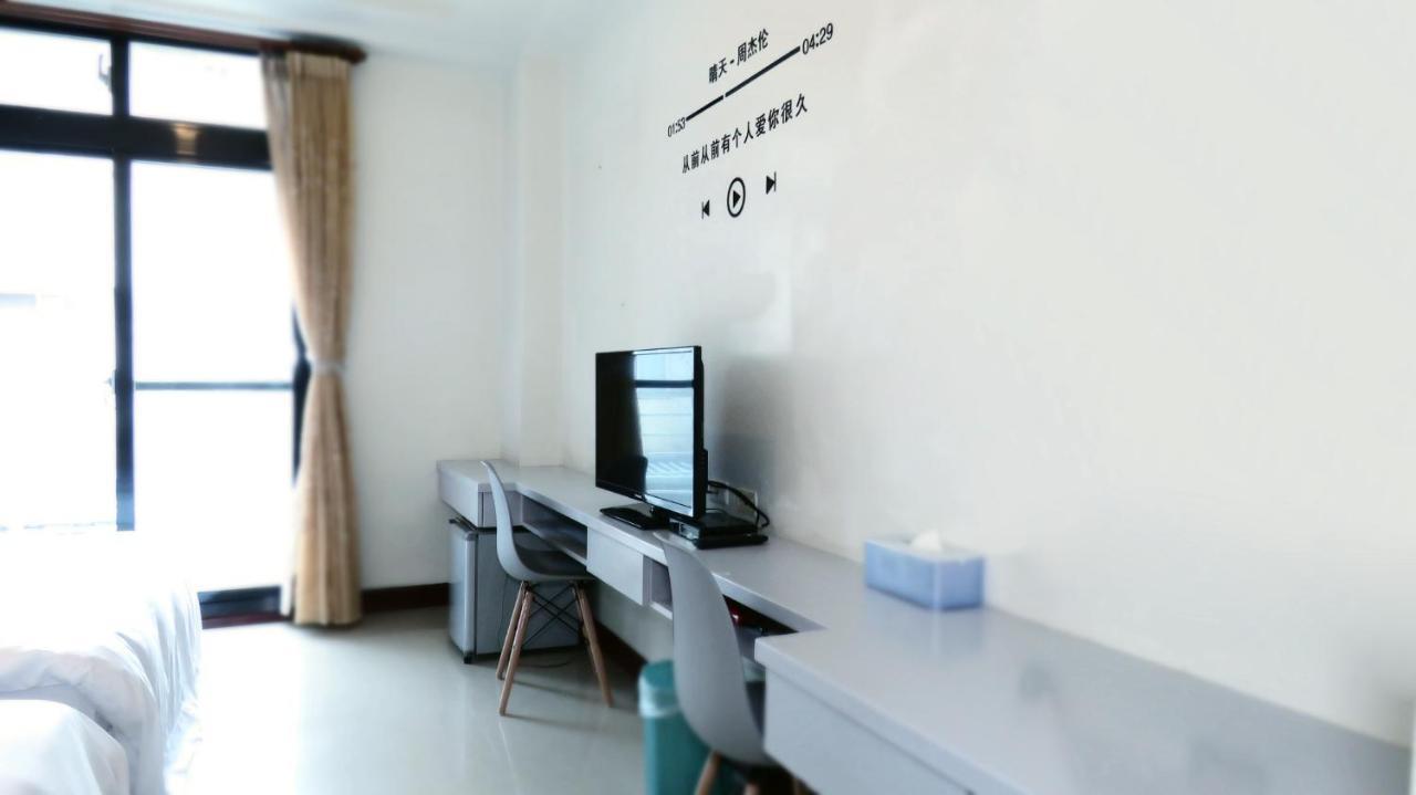 花蓮站全民宿-無人民宿自助入住-包棟可烤肉可麻將 Città di Hualien Esterno foto